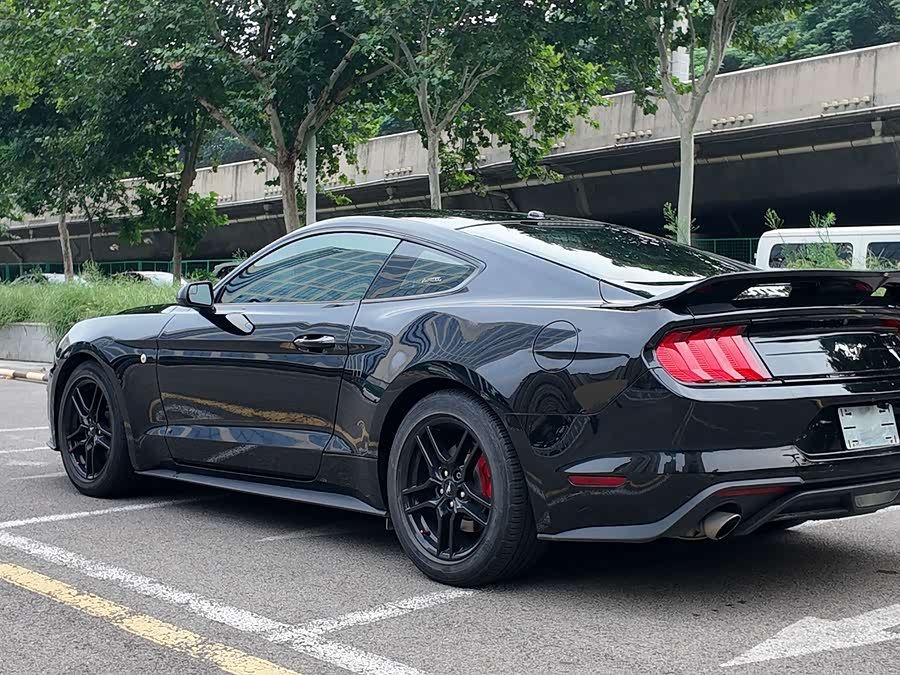 Ford Mustang 2022 car image #9