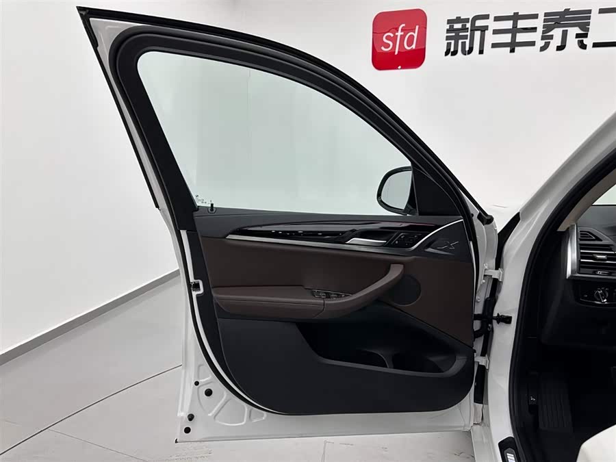 BMW X3 2023 изображение автомобиля #9