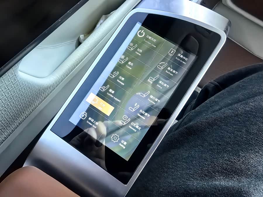 Mercedes-Benz V Class 2021 car image #9