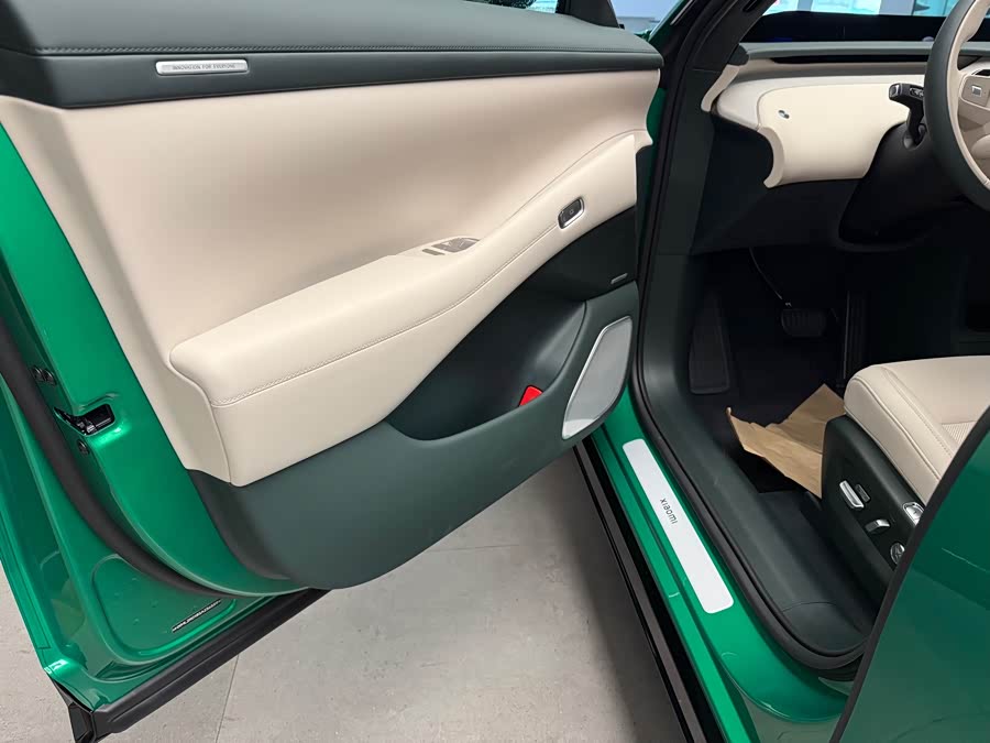 MI YU7 2025 #9 MI YU7 2025 car image #9