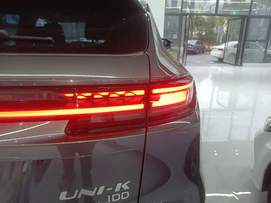 Changan UNI-K iDD 2023 car image #9