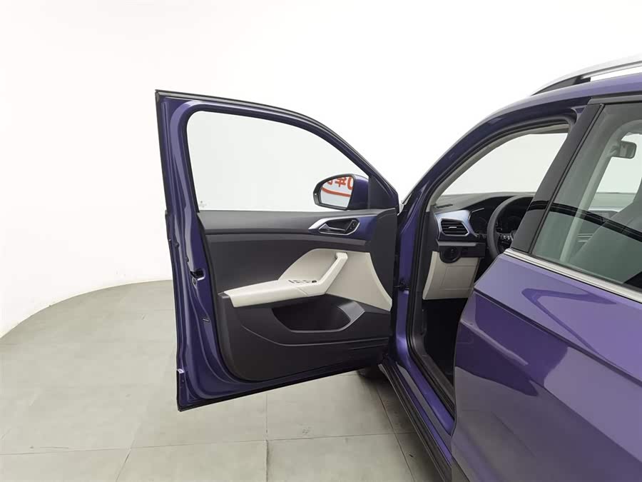 Volkswagen T-Cross 2019 car image #9