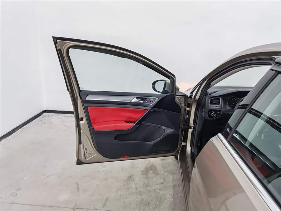 Volkswagen Golf 2016 car image #9