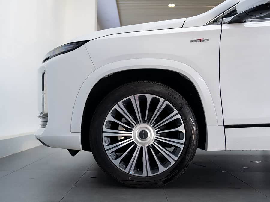 Jetour car image #9