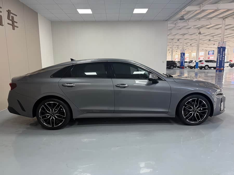 Kia K5 2021 car image #9