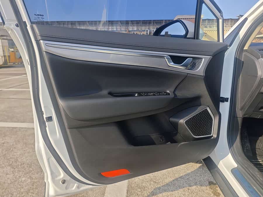 GEELY 2019 car image #9
