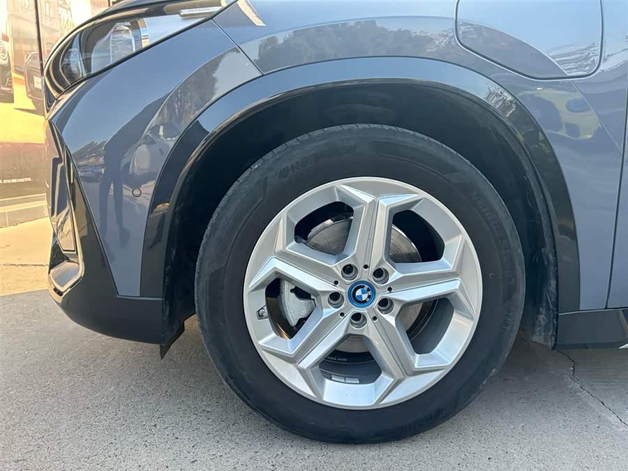 BMW iX1 2024 изображение автомобиля #9