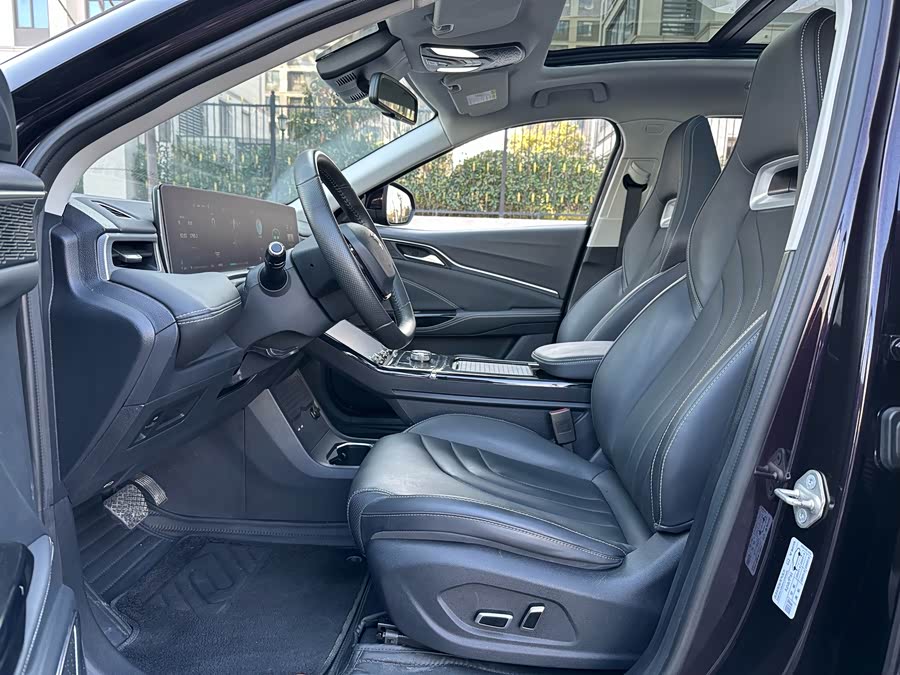 哪吒汽车 哪吒U 2021 #9 哪吒汽车 哪吒U 2021 汽车图片 #9