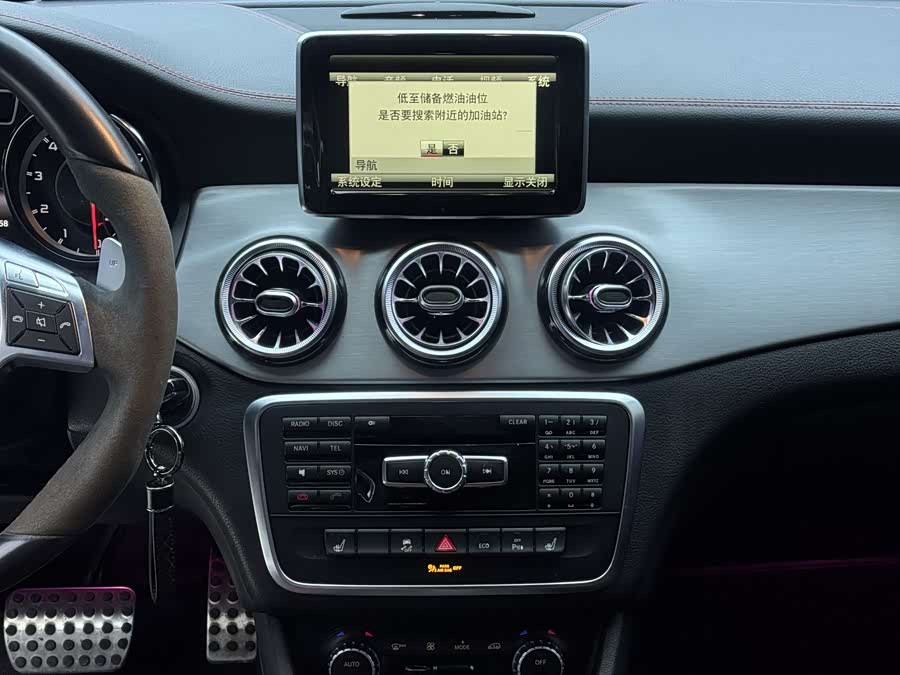 Mercedes-Benz GLA AMG 2015 صورة سيارة #9