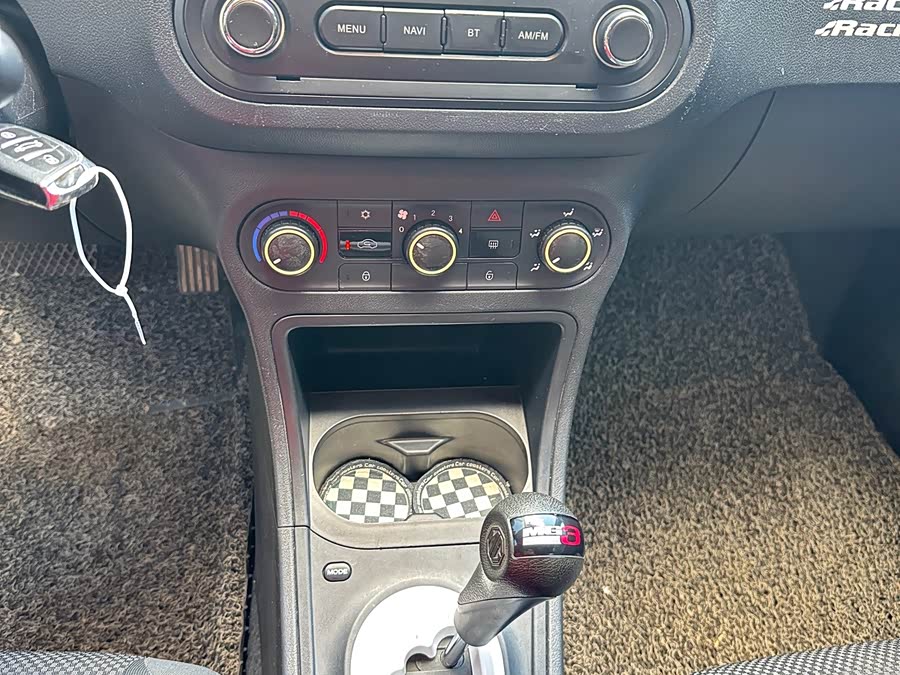 MG 3 2013 car image #9