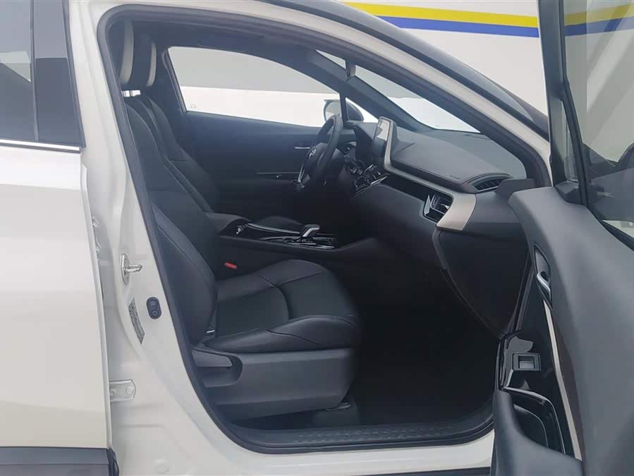 Toyota C-HR EV 2021 immagine di auto #9