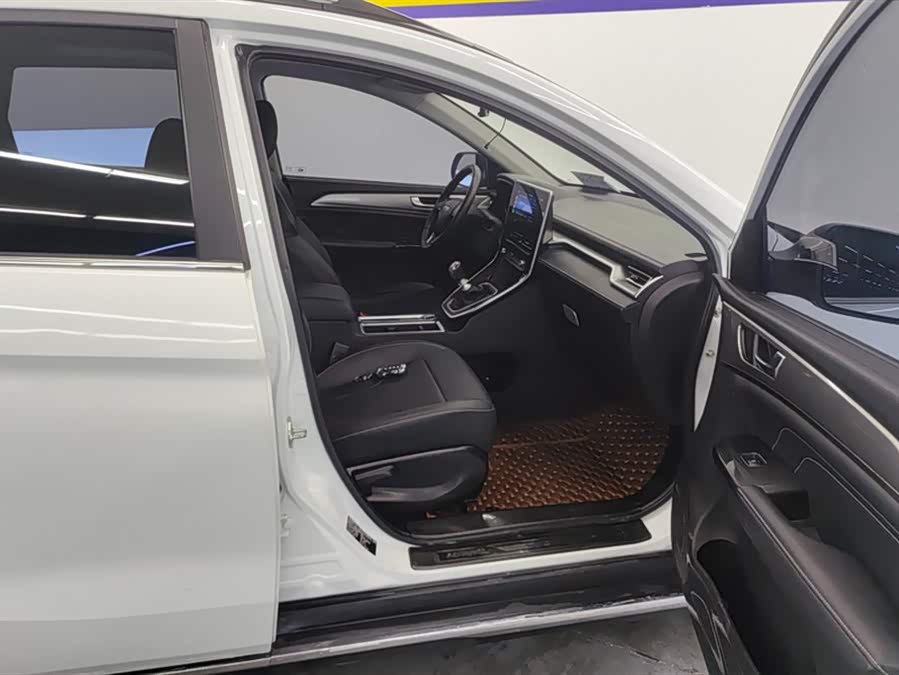 Haval M6 2021 #9 Haval M6 2021 car image #9