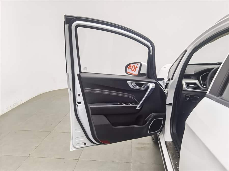 Vision X3 2018 car image #9