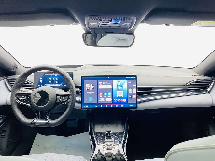 BYD Seal 2023 car image #9