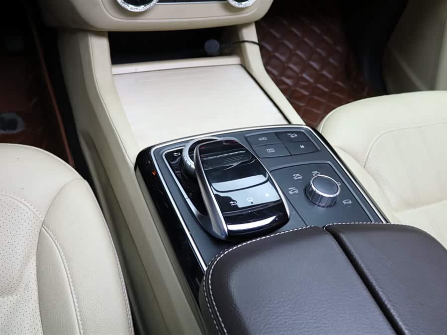 Mercedes-Benz 2016 car image #9