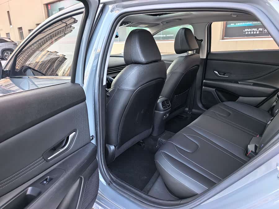 Hyundai Elantra 2022 car image #9