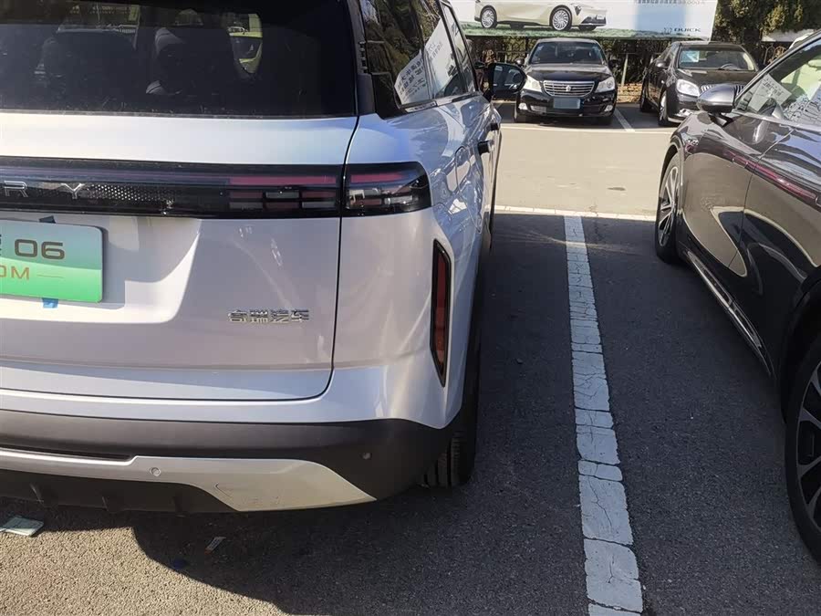 Chery Exploration 06 C-DM 2025 #9 Chery Exploration 06 C-DM 2025 car image #9