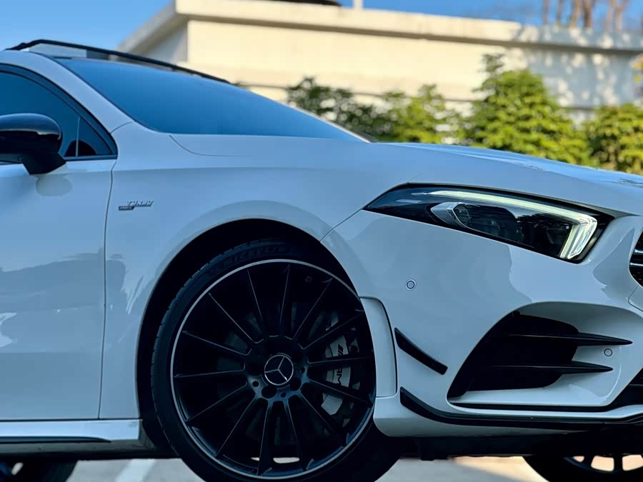 Mercedes-Benz 2020 car image #9