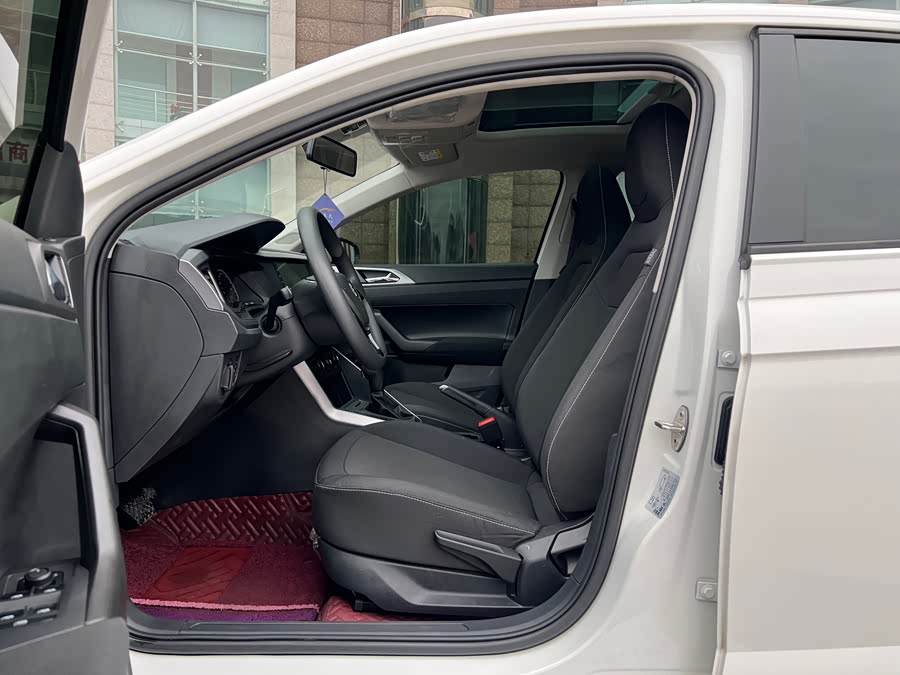 Volkswagen Polo 2020 car image #9