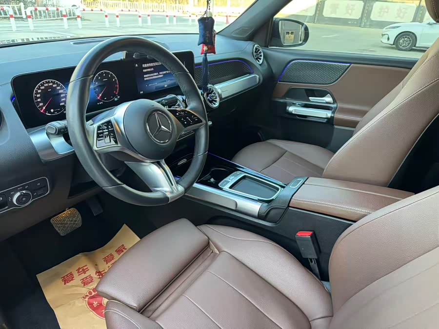 Mercedes-Benz GLB Class 2024 car image #9