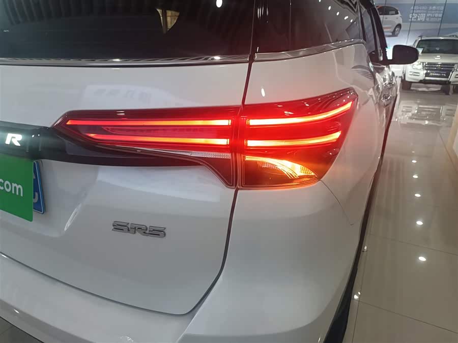 Toyota Fortuner 2019 car image #9