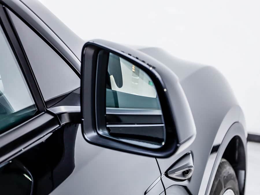 特斯拉 Model Y L 2025 汽车图片 #9