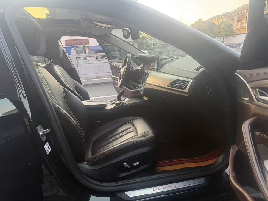 BMW 5 Series New Energy 2019 #9 BMW 5 Series New Energy 2019 car image #9