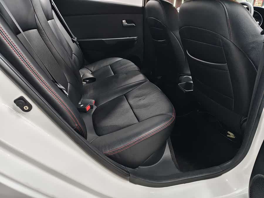 Kia K2 2015 imagen de coche #9