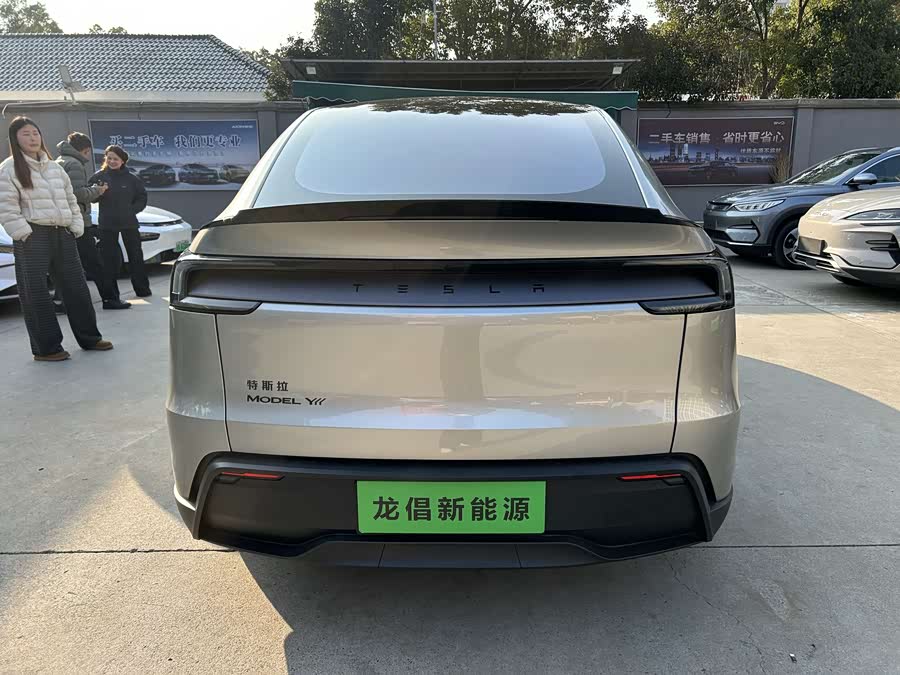 特斯拉 Model Y L 2025 汽车图片 #9