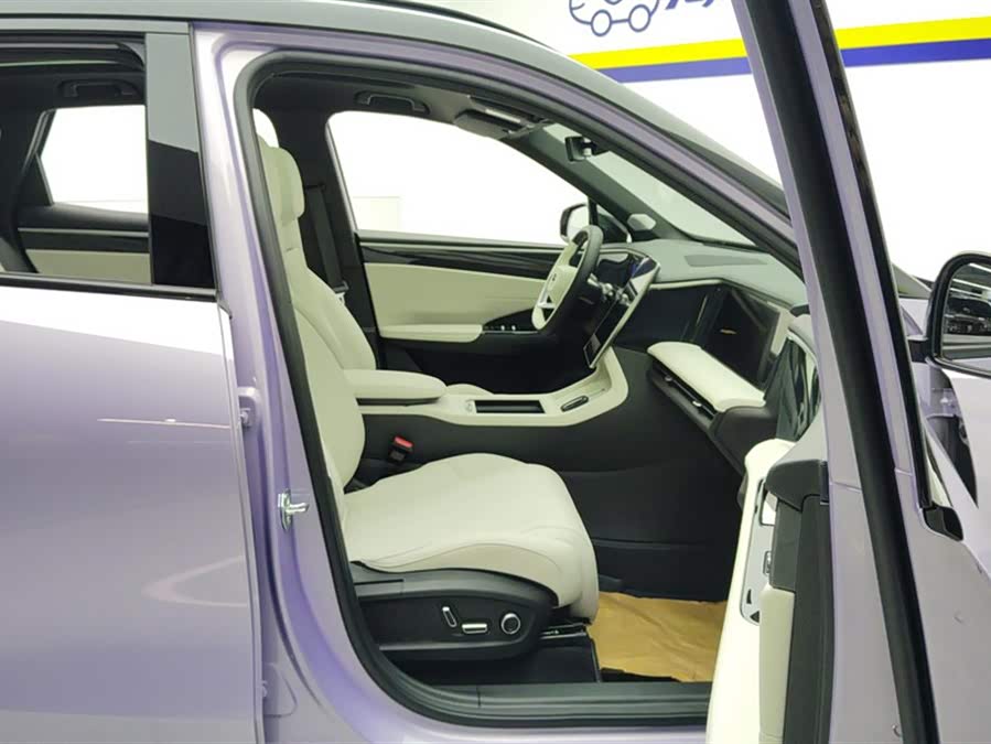 GEELY 2023 car image #9