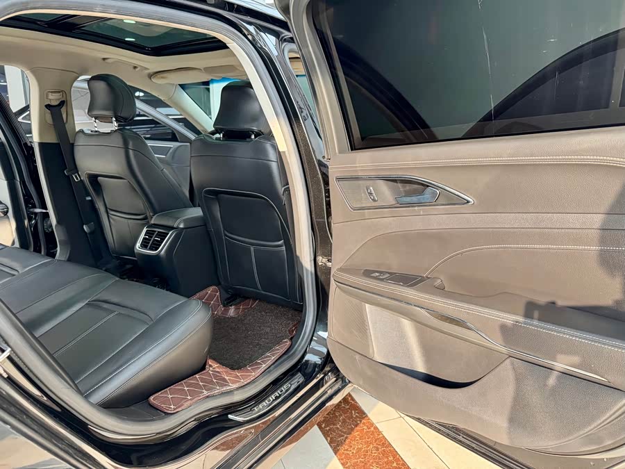 Ford Taurus 2016 car image #9