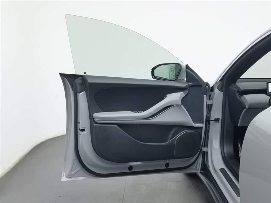 NIO ET5 2023 car image #9