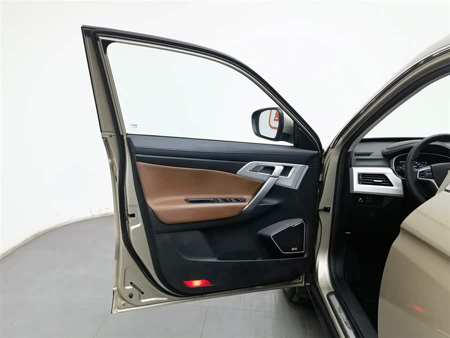 GEELY Boyue 2019 car image #9