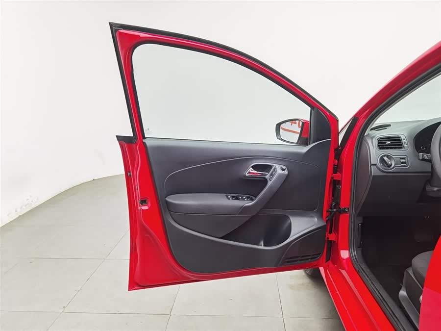 Volkswagen Polo 2017 car image #9