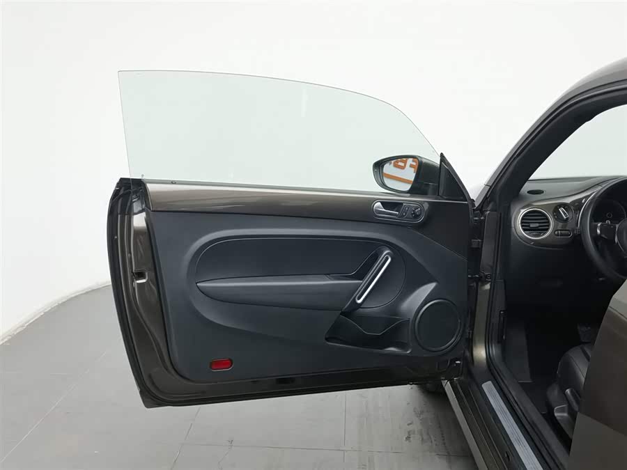 Volkswagen Beetle 2013 car image #9