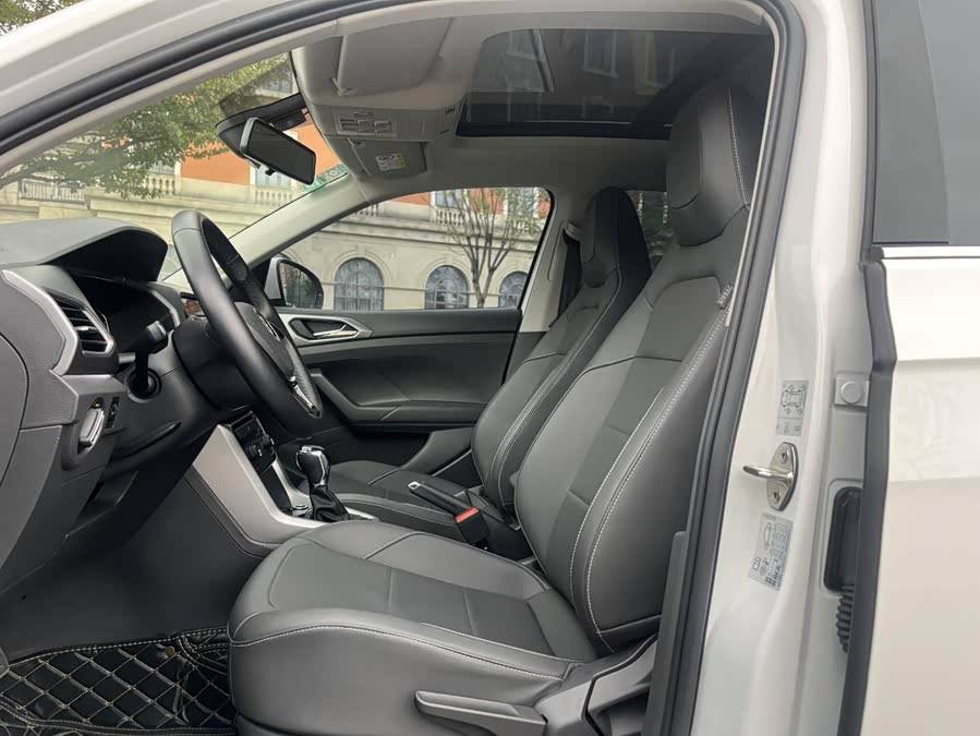 Volkswagen T-Cross 2020 #9 Volkswagen T-Cross 2020 car image #9