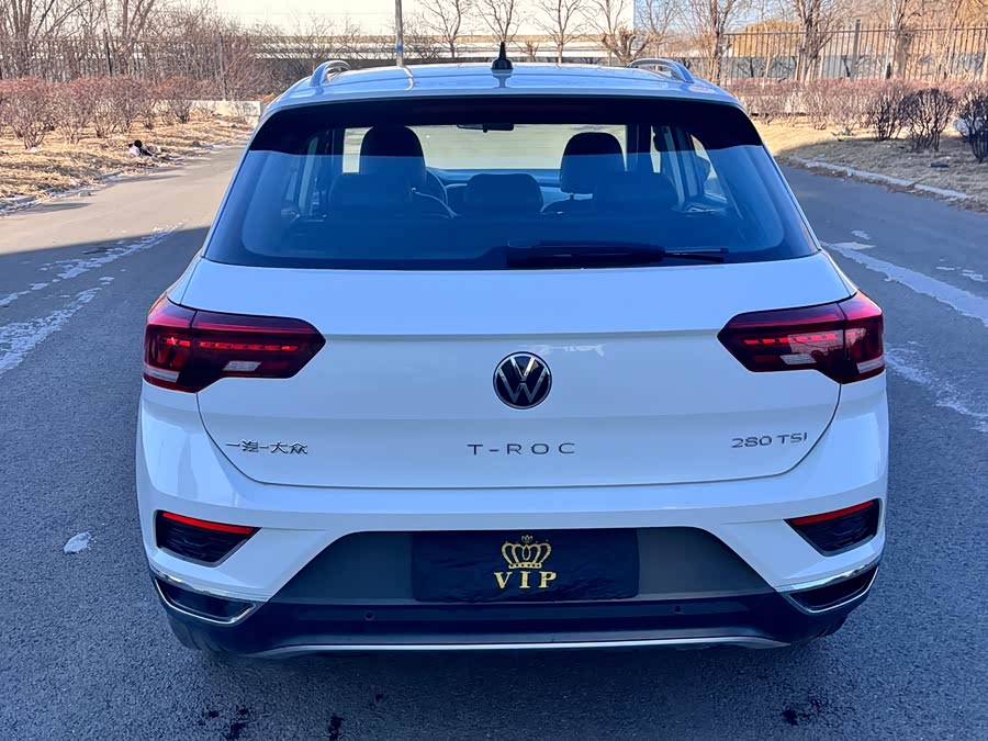 Volkswagen T-Roc 2022 car image #9