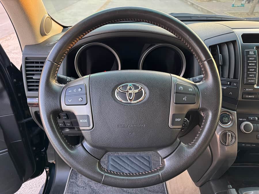 Toyota Land Cruiser 2008 car image #9