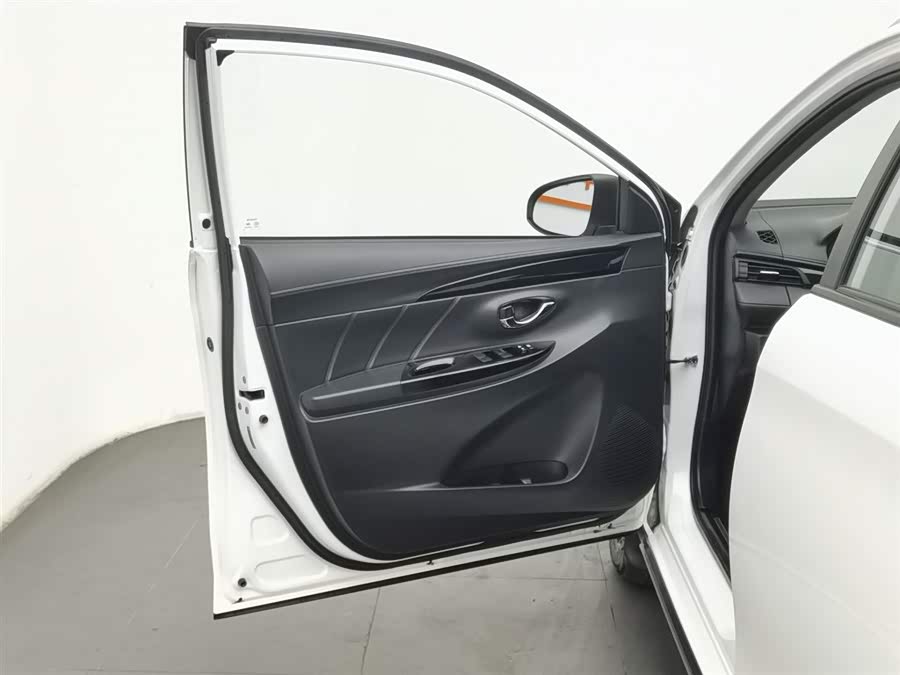 Toyota Yaris L Zhixuan 2022 immagine di auto #9