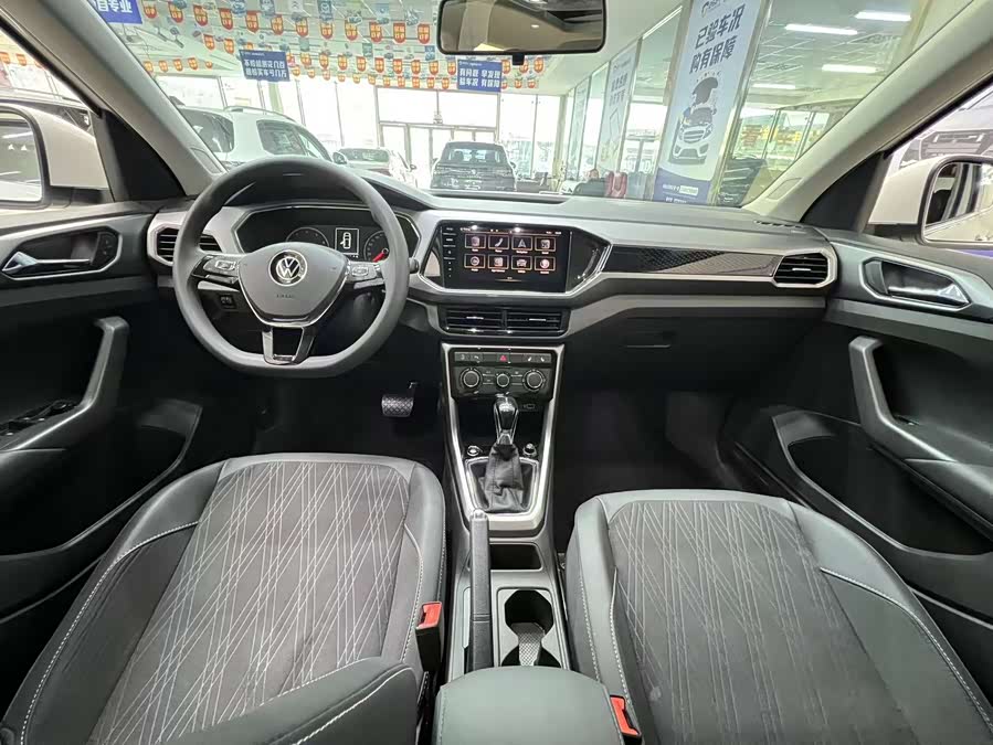 Volkswagen T-Cross 2021 car image #9