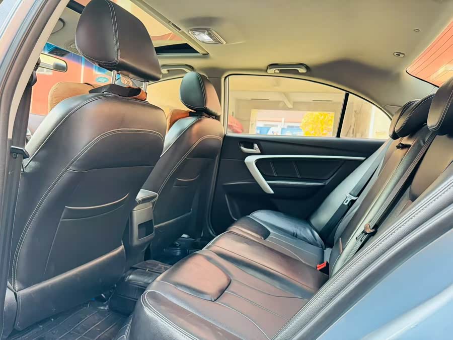 GEELY Emgrand 2016 car image #9
