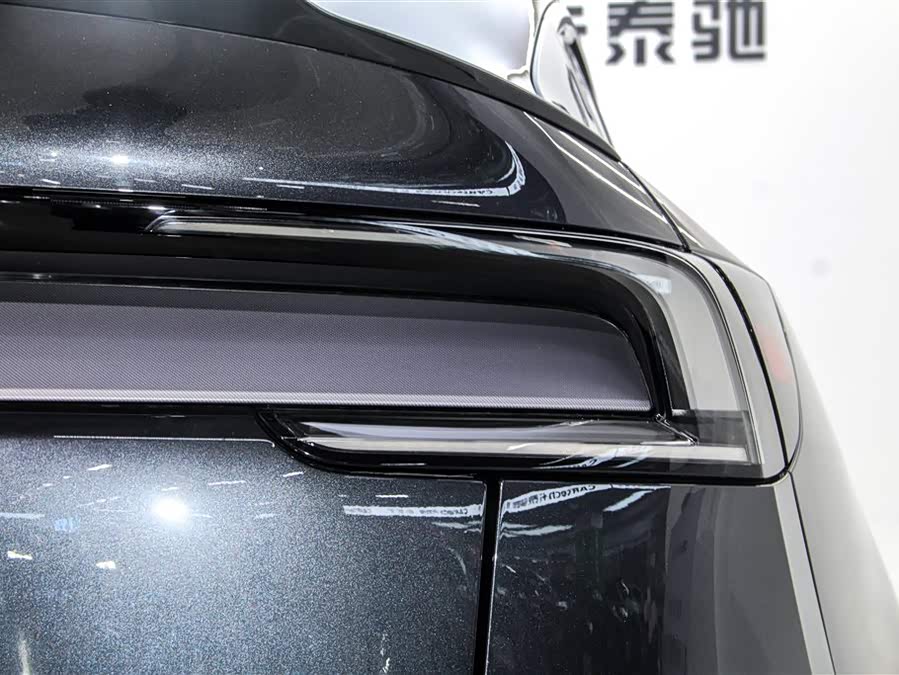 特斯拉 Model Y L 2025 汽车图片 #9