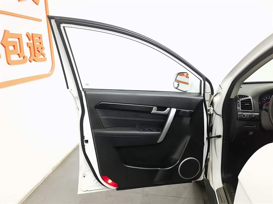 Chevrolet Captiva 2014 car image #9