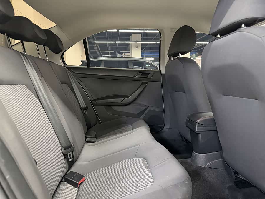 Volkswagen Santana 2022 immagine di auto #9