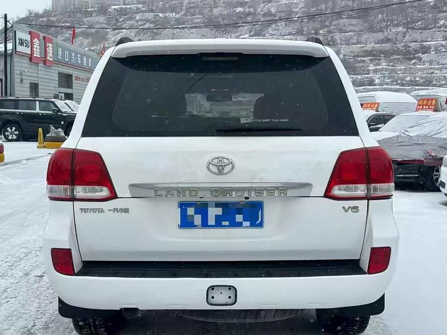 Toyota Land Cruiser 2011 immagine di auto #9