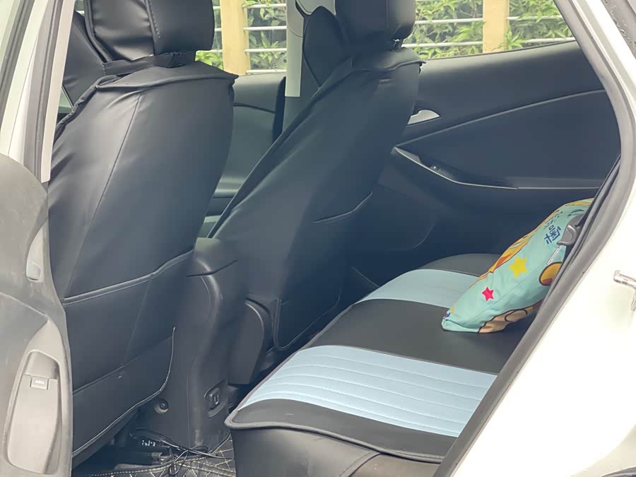 Chevrolet Tracker 2020 immagine di auto #9