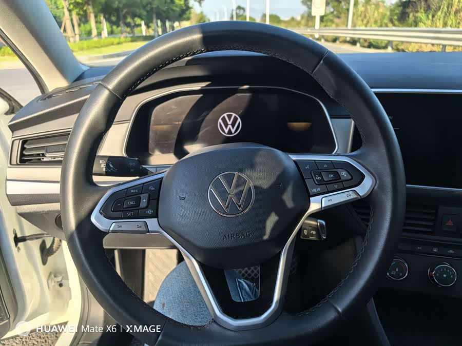 Volkswagen Bora 2023 car image #9