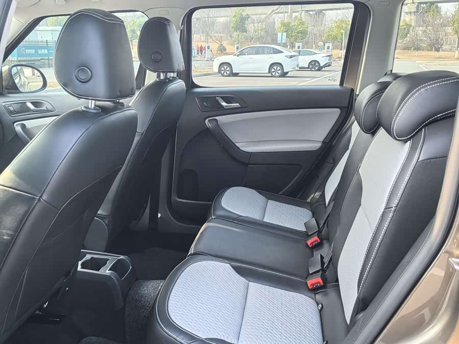 Skoda Yeti 2016 car image #9