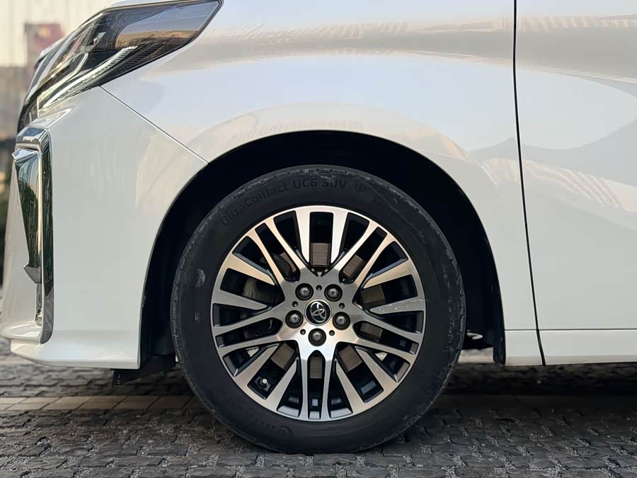 Toyota Alphard 2017 car image #9