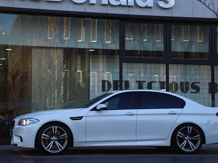 BMW M5 2013 #9 BMW M5 2013 car image #9